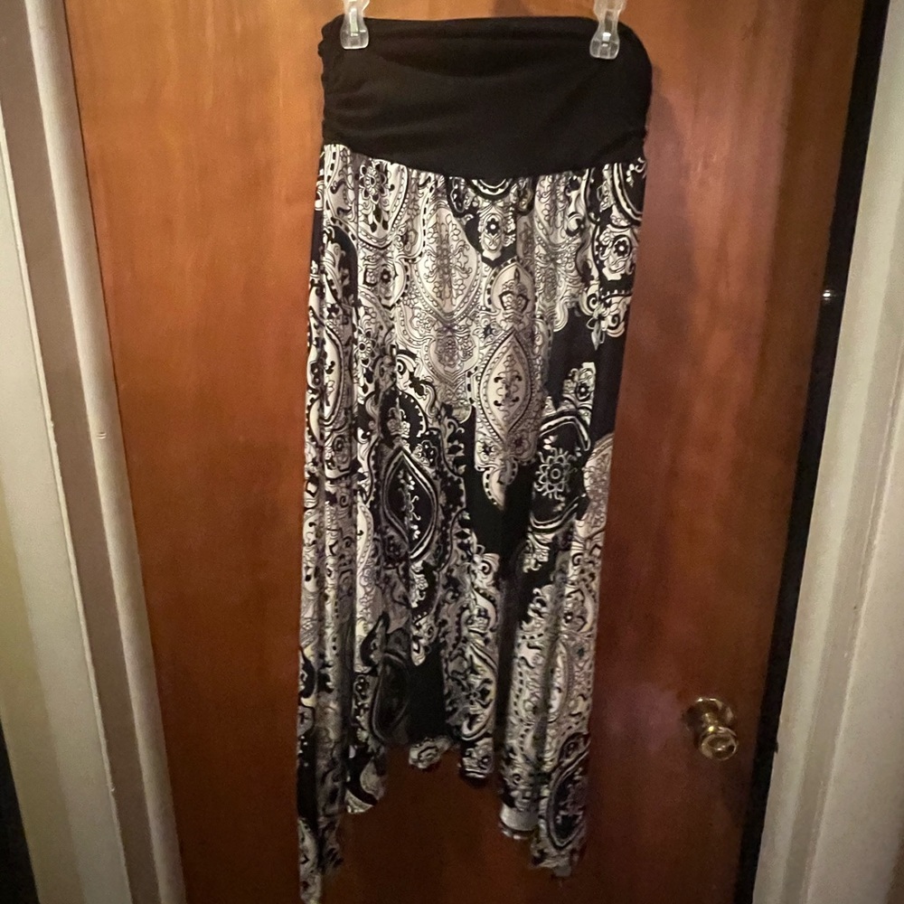 Apt 9 skirt
